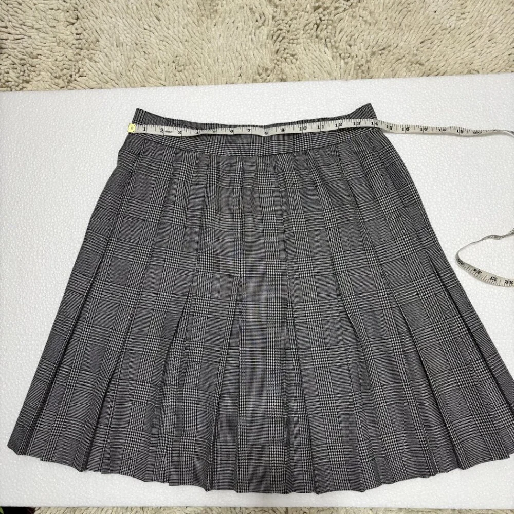 Vintage Le Chateau Classic Black & White Plaid Pleated Skirt - Picture 5 of 7